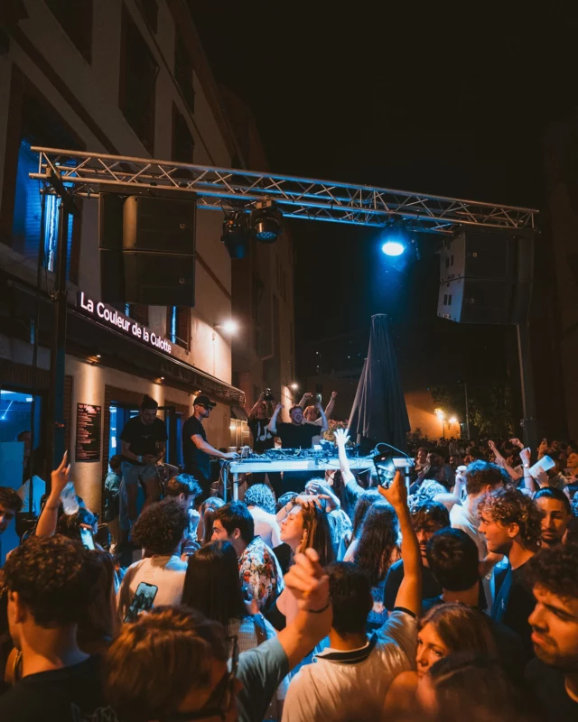 𝗙𝗘𝗧𝗘 𝗗𝗘 𝗟𝗔 𝗠𝗨𝗦𝗜𝗤𝗨𝗘.🪩💗🎶

What a fiesta. As usuaaaal!🌝

Merci à tous nos artistes!

@sagomusic__ 
@persindown 
@mustbeleroro 
@yung_palmi 
@petra.electronics 
@louizette_b 
@raphaelpalmeer 
@iampokeyz
